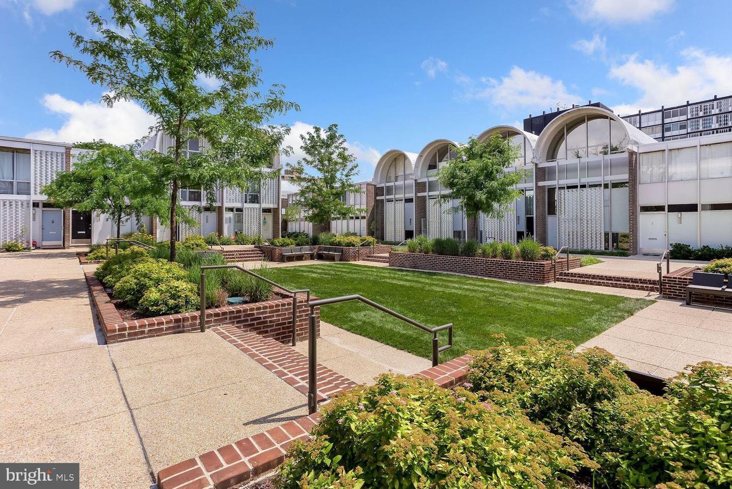 341 O ST SW, WASHINGTON, District Of Columbia 20024, 3 Bedrooms Bedrooms, ,2 BathroomsBathrooms,Residential,For sale,341 O ST SW,DCDC2208410 MLS # DCDC2208410