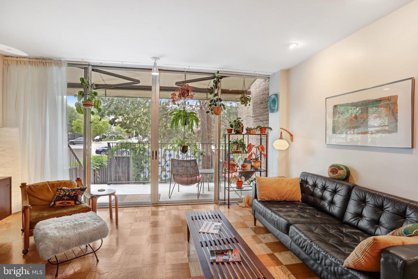 341 O ST SW, WASHINGTON, District Of Columbia 20024, 3 Bedrooms Bedrooms, ,2 BathroomsBathrooms,Residential,For sale,341 O ST SW,DCDC2208410 MLS # DCDC2208410