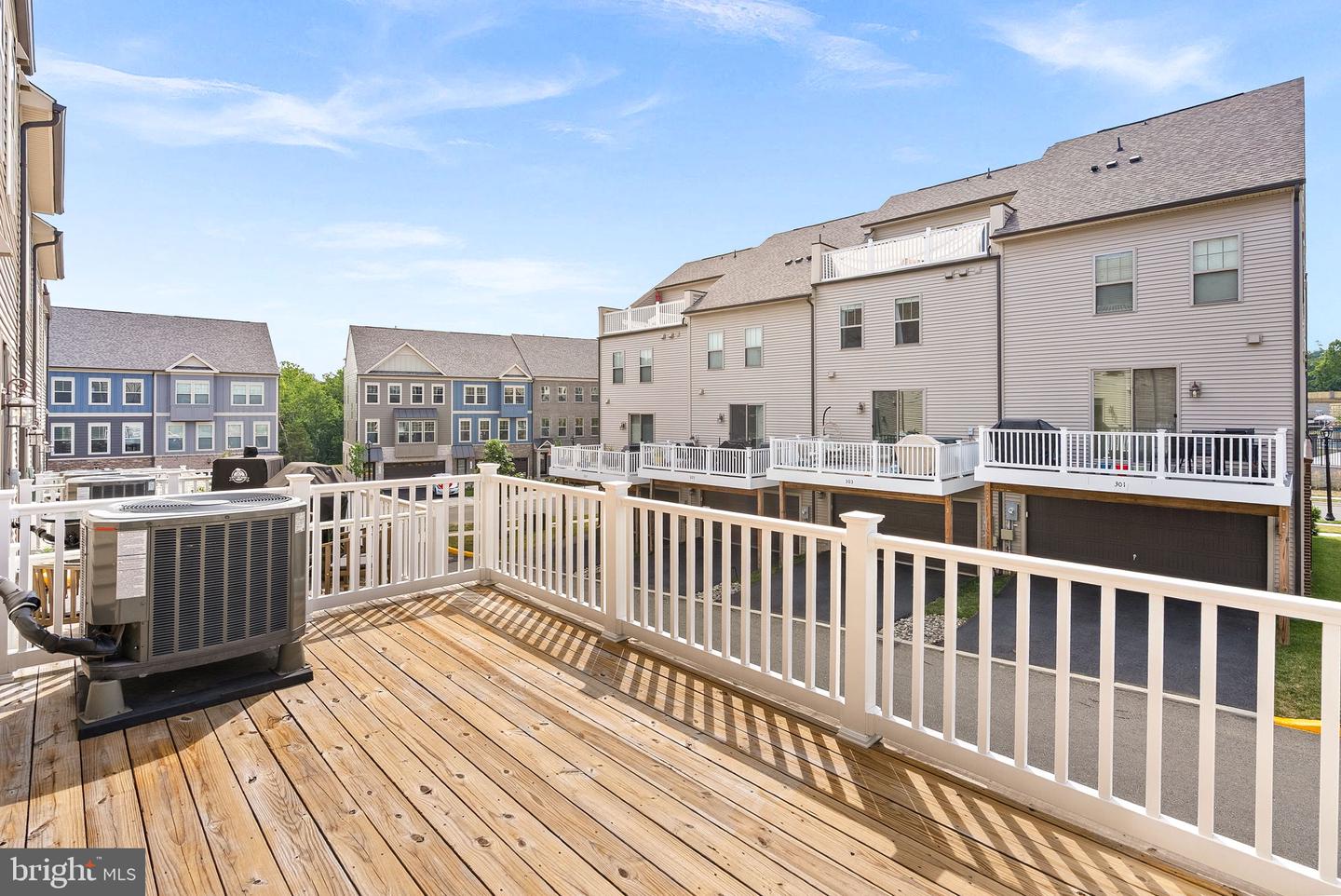 302 BODEGA TER SE, LEESBURG, Virginia 20175, 4 Bedrooms Bedrooms, ,3 BathroomsBathrooms,Residential,For sale,302 BODEGA TER SE,VALO2101092 MLS # VALO2101092