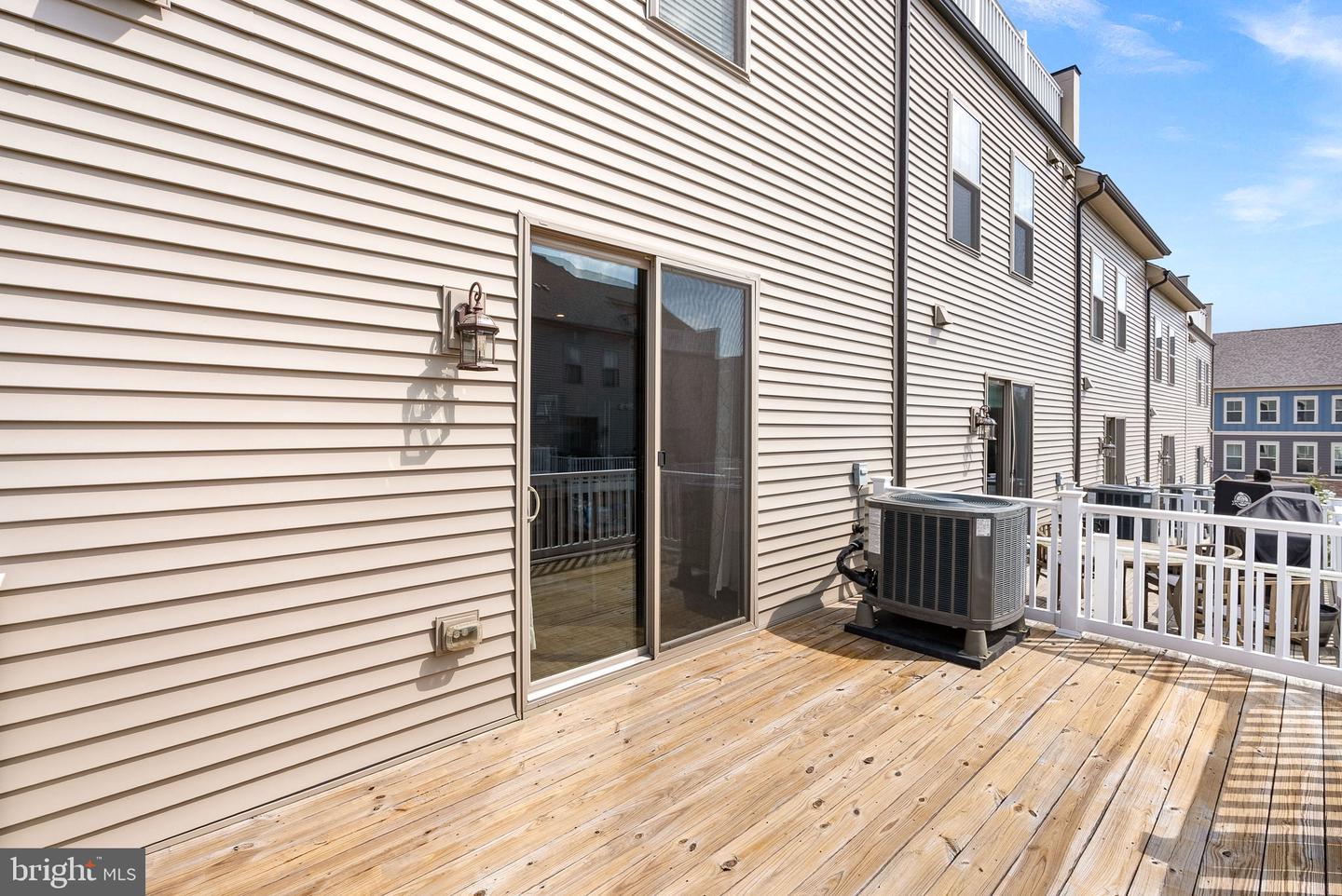 302 BODEGA TER SE, LEESBURG, Virginia 20175, 4 Bedrooms Bedrooms, ,3 BathroomsBathrooms,Residential,For sale,302 BODEGA TER SE,VALO2101092 MLS # VALO2101092