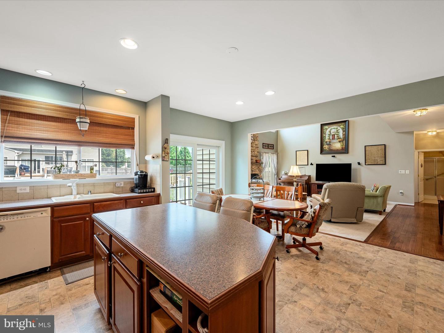 102 ROY CT SE, LEESBURG, Virginia 20175, 5 Bedrooms Bedrooms, ,4 BathroomsBathrooms,Residential,For sale,102 ROY CT SE,VALO2101416 MLS # VALO2101416