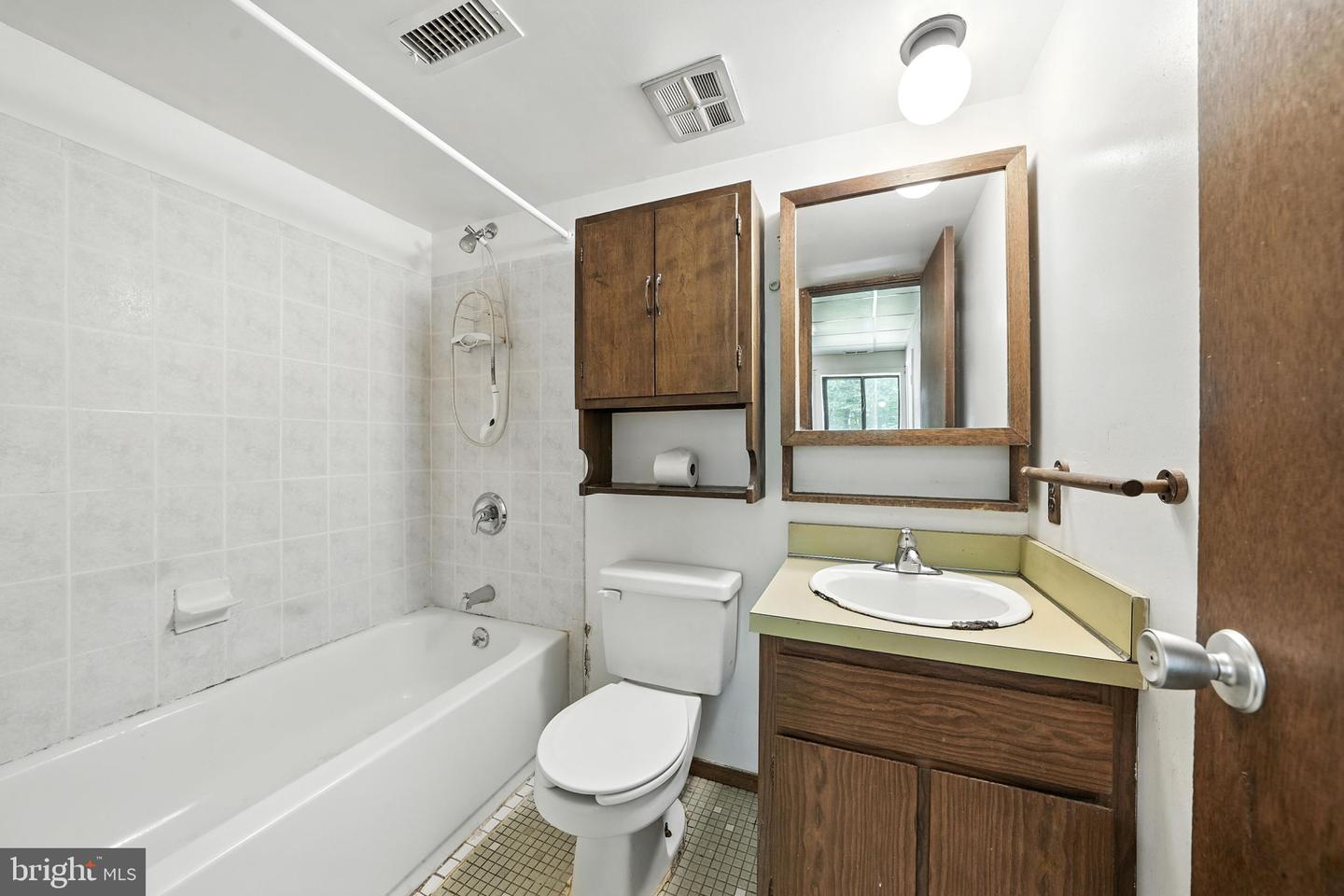 10846 QUAIL CREEK LN, MANASSAS, Virginia 20112, 3 Bedrooms Bedrooms, 7 Rooms Rooms,2 BathroomsBathrooms,Residential,For sale,10846 QUAIL CREEK LN,VAPW2098806 MLS # VAPW2098806