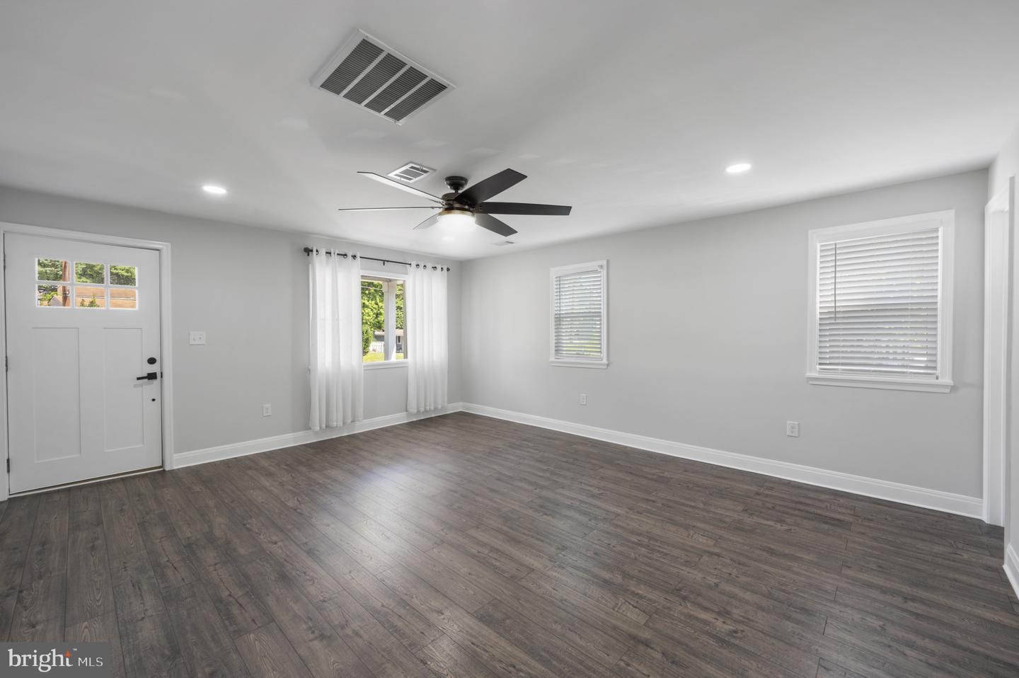 210 N BUCKMARSH ST, BERRYVILLE, Virginia 22611, 2 Bedrooms Bedrooms, 4 Rooms Rooms,1 BathroomBathrooms,Residential,For sale,210 N BUCKMARSH ST,VACL2003900 MLS # VACL2003900