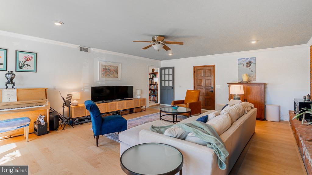 451 MYERS AVE, HARRISONBURG, Virginia 22801, 4 Bedrooms Bedrooms, ,3 BathroomsBathrooms,Residential,For sale,451 MYERS AVE,VAHC2000442 MLS # VAHC2000442