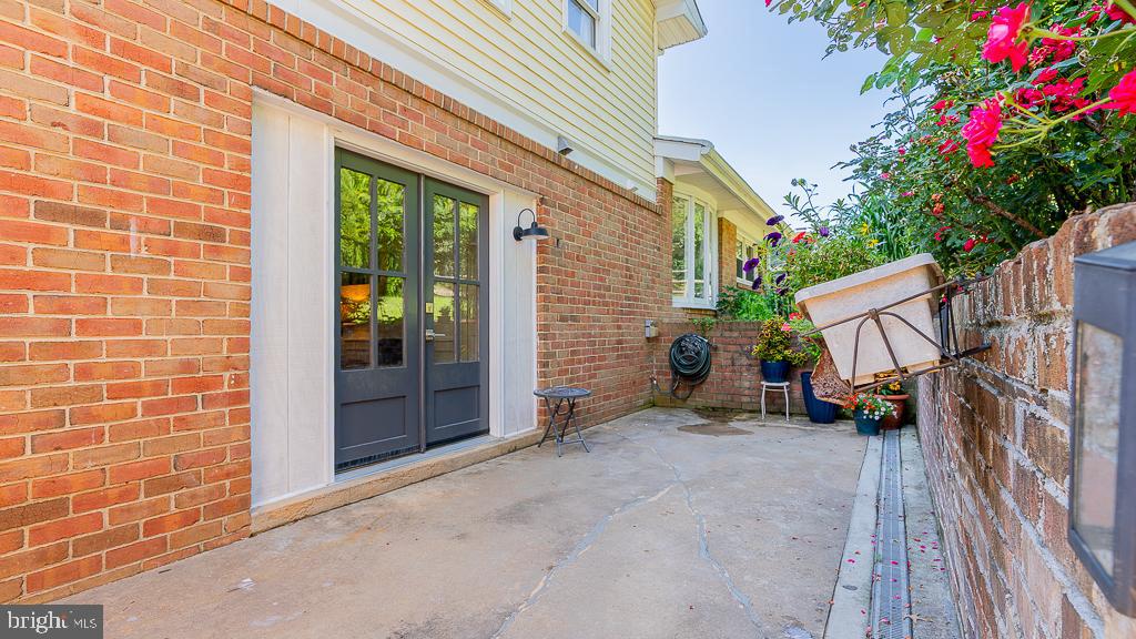 451 MYERS AVE, HARRISONBURG, Virginia 22801, 4 Bedrooms Bedrooms, ,3 BathroomsBathrooms,Residential,For sale,451 MYERS AVE,VAHC2000442 MLS # VAHC2000442
