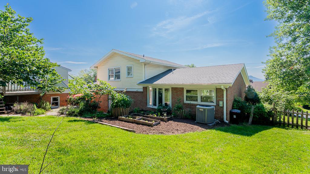 451 MYERS AVE, HARRISONBURG, Virginia 22801, 4 Bedrooms Bedrooms, ,3 BathroomsBathrooms,Residential,For sale,451 MYERS AVE,VAHC2000442 MLS # VAHC2000442