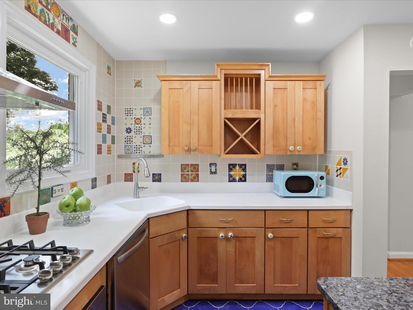 496 N LATHAM ST N, ALEXANDRIA, Virginia 22304, 4 Bedrooms Bedrooms, ,3 BathroomsBathrooms,Residential,For sale,496 N LATHAM ST N,VAAX2047320 MLS # VAAX2047320