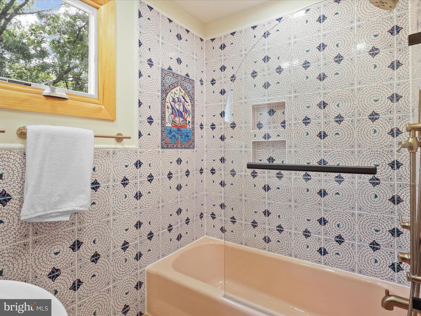 496 N LATHAM ST N, ALEXANDRIA, Virginia 22304, 4 Bedrooms Bedrooms, ,3 BathroomsBathrooms,Residential,For sale,496 N LATHAM ST N,VAAX2047320 MLS # VAAX2047320