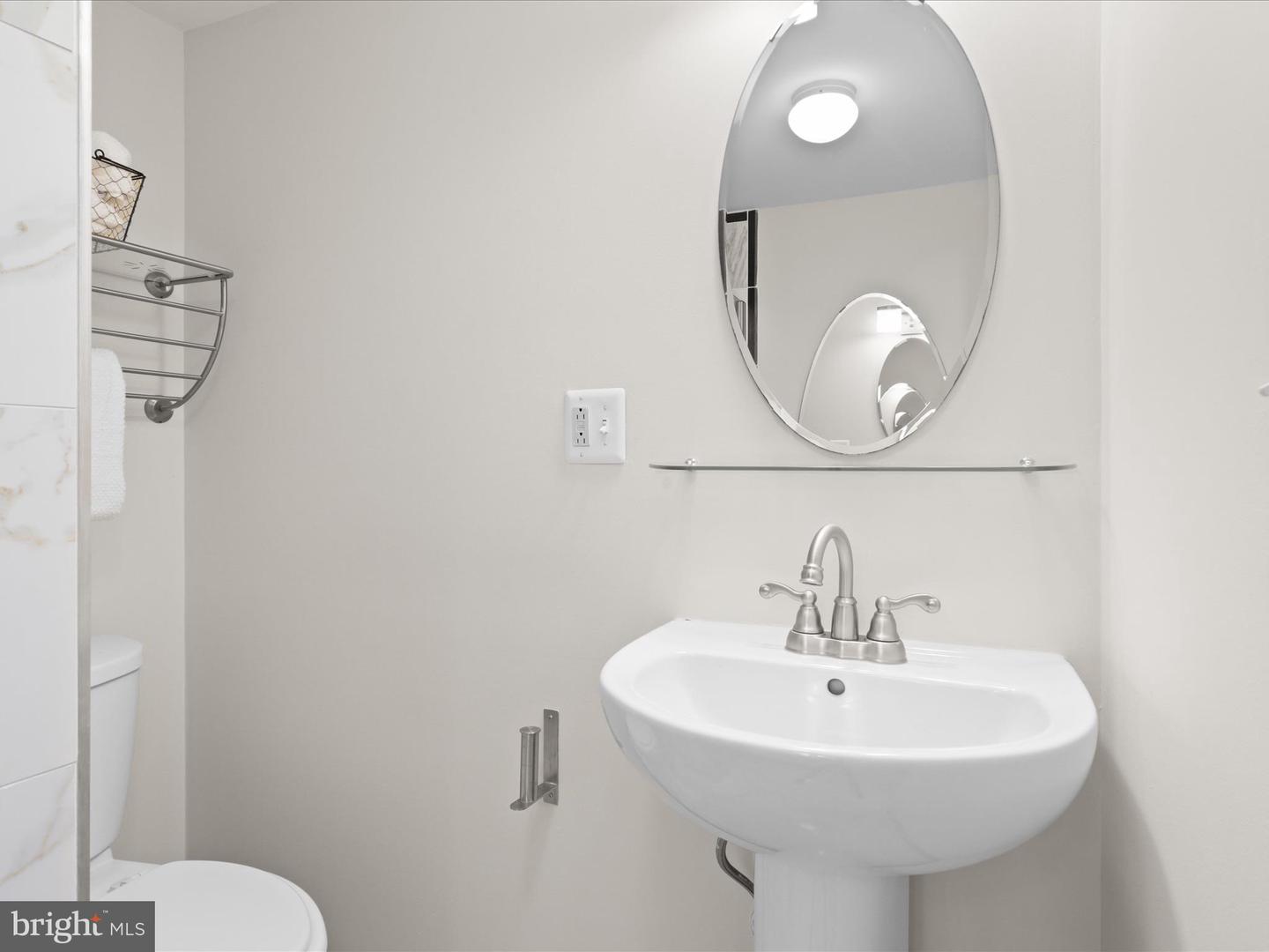 496 N LATHAM ST N, ALEXANDRIA, Virginia 22304, 4 Bedrooms Bedrooms, ,3 BathroomsBathrooms,Residential,For sale,496 N LATHAM ST N,VAAX2047320 MLS # VAAX2047320