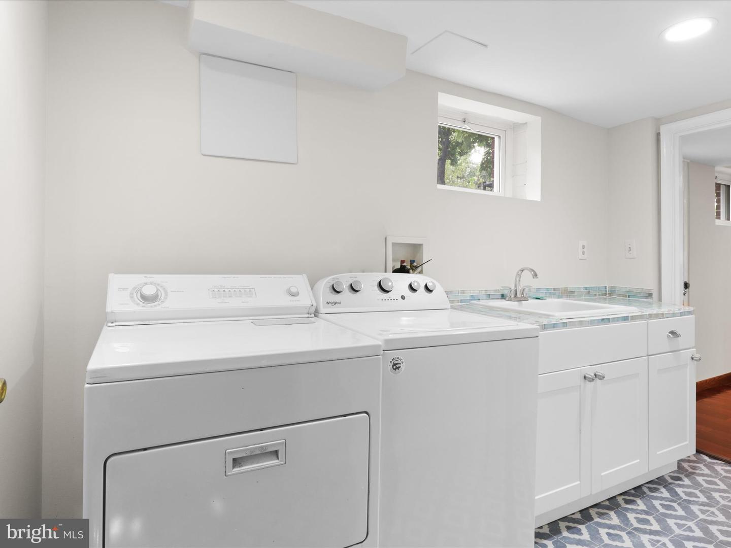 496 N LATHAM ST N, ALEXANDRIA, Virginia 22304, 4 Bedrooms Bedrooms, ,3 BathroomsBathrooms,Residential,For sale,496 N LATHAM ST N,VAAX2047320 MLS # VAAX2047320