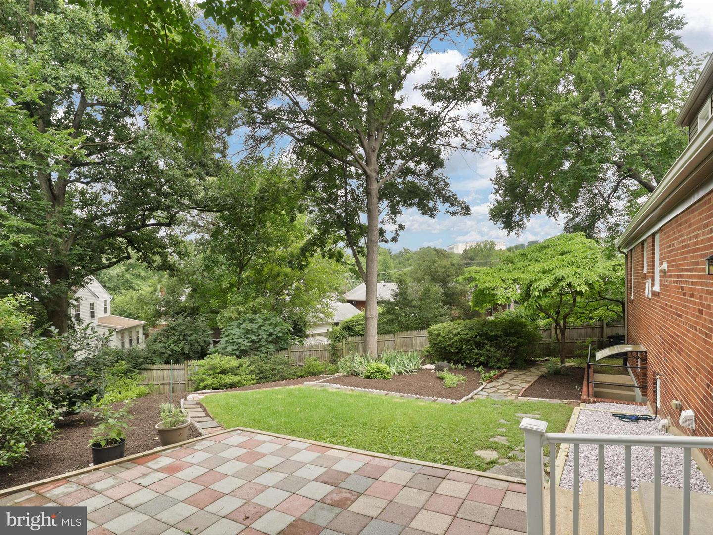 496 N LATHAM ST N, ALEXANDRIA, Virginia 22304, 4 Bedrooms Bedrooms, ,3 BathroomsBathrooms,Residential,For sale,496 N LATHAM ST N,VAAX2047320 MLS # VAAX2047320