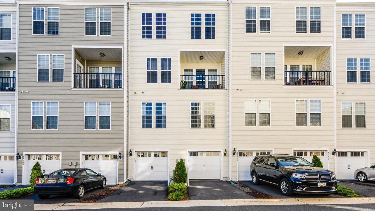 42823 BURRELL SQ, ASHBURN, Virginia 20147, 3 Bedrooms Bedrooms, ,2 BathroomsBathrooms,Residential,For sale,42823 BURRELL SQ,VALO2101790 MLS # VALO2101790