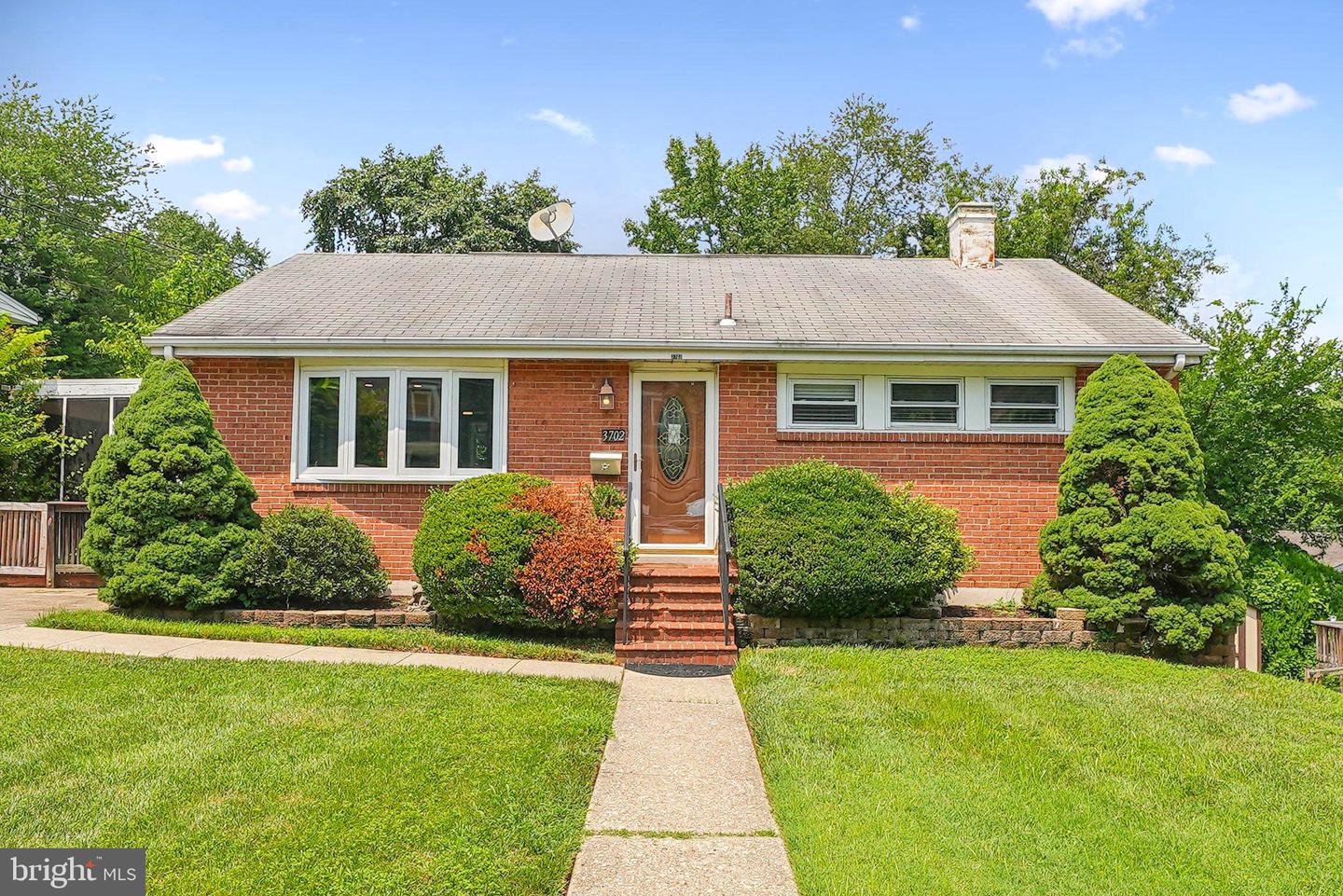 3702 HEATHER CT, ALEXANDRIA, Virginia 22310, 2 Bedrooms Bedrooms, ,2 BathroomsBathrooms,Residential,For sale,3702 HEATHER CT,VAFX2254948 MLS # VAFX2254948