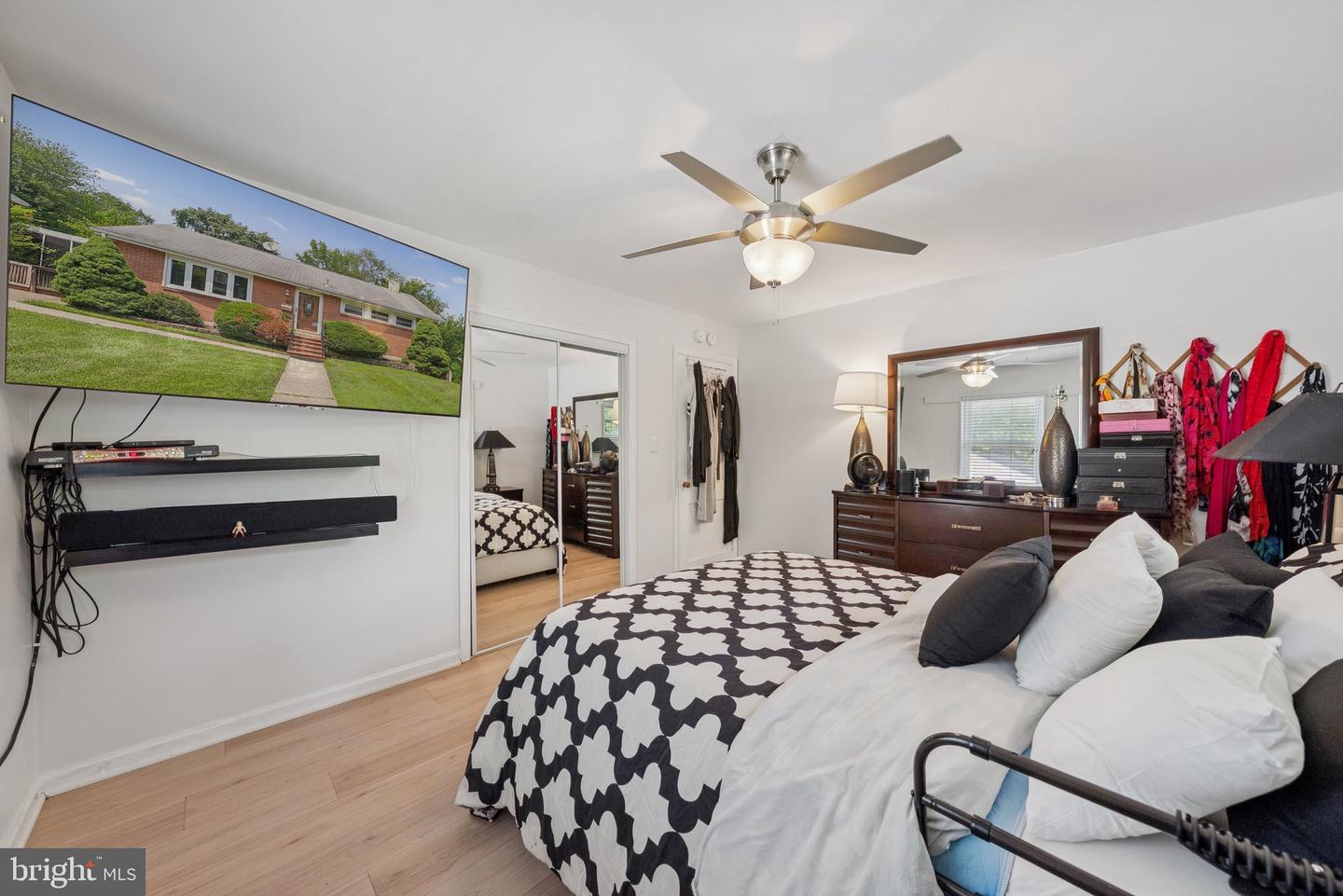 3702 HEATHER CT, ALEXANDRIA, Virginia 22310, 2 Bedrooms Bedrooms, ,2 BathroomsBathrooms,Residential,For sale,3702 HEATHER CT,VAFX2254948 MLS # VAFX2254948