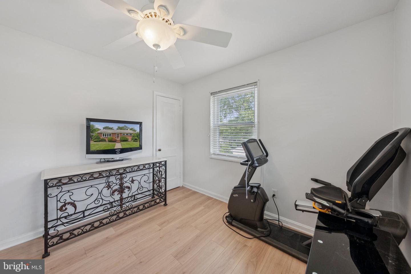 3702 HEATHER CT, ALEXANDRIA, Virginia 22310, 2 Bedrooms Bedrooms, ,2 BathroomsBathrooms,Residential,For sale,3702 HEATHER CT,VAFX2254948 MLS # VAFX2254948