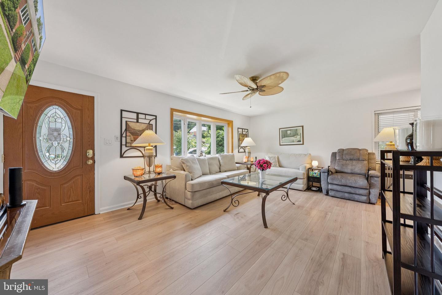 3702 HEATHER CT, ALEXANDRIA, Virginia 22310, 2 Bedrooms Bedrooms, ,2 BathroomsBathrooms,Residential,For sale,3702 HEATHER CT,VAFX2254948 MLS # VAFX2254948