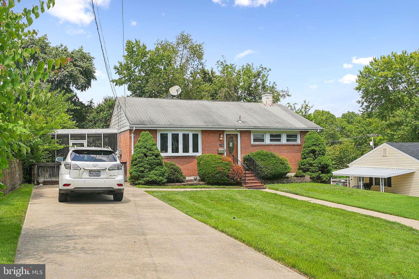 3702 HEATHER CT, ALEXANDRIA, Virginia 22310, 2 Bedrooms Bedrooms, ,2 BathroomsBathrooms,Residential,For sale,3702 HEATHER CT,VAFX2254948 MLS # VAFX2254948