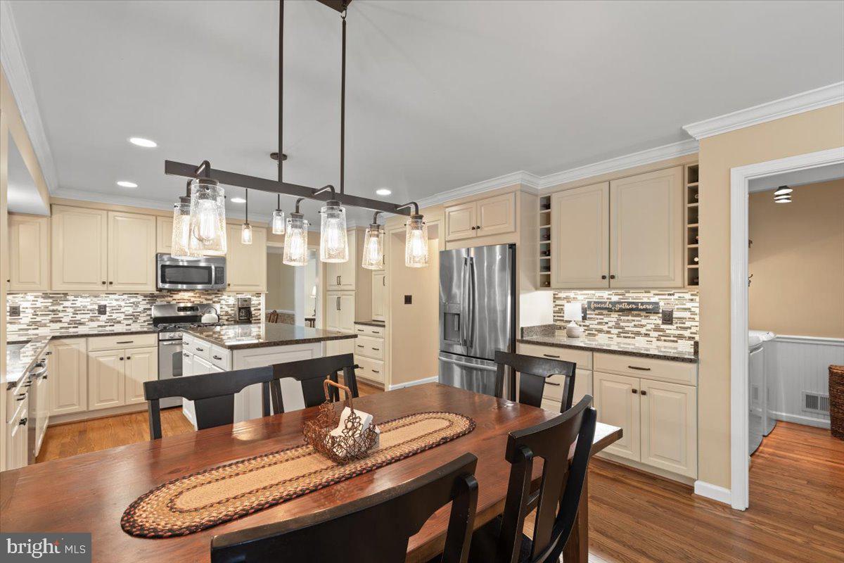 14109 ROAMER CT, CENTREVILLE, Virginia 20121, 5 Bedrooms Bedrooms, ,2 BathroomsBathrooms,Residential,For sale,14109 ROAMER CT,VAFX2255006 MLS # VAFX2255006