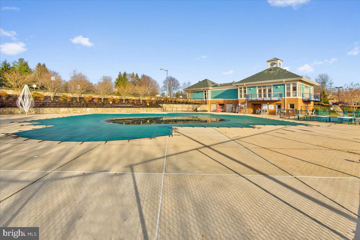 14109 ROAMER CT, CENTREVILLE, Virginia 20121, 5 Bedrooms Bedrooms, ,2 BathroomsBathrooms,Residential,For sale,14109 ROAMER CT,VAFX2255006 MLS # VAFX2255006