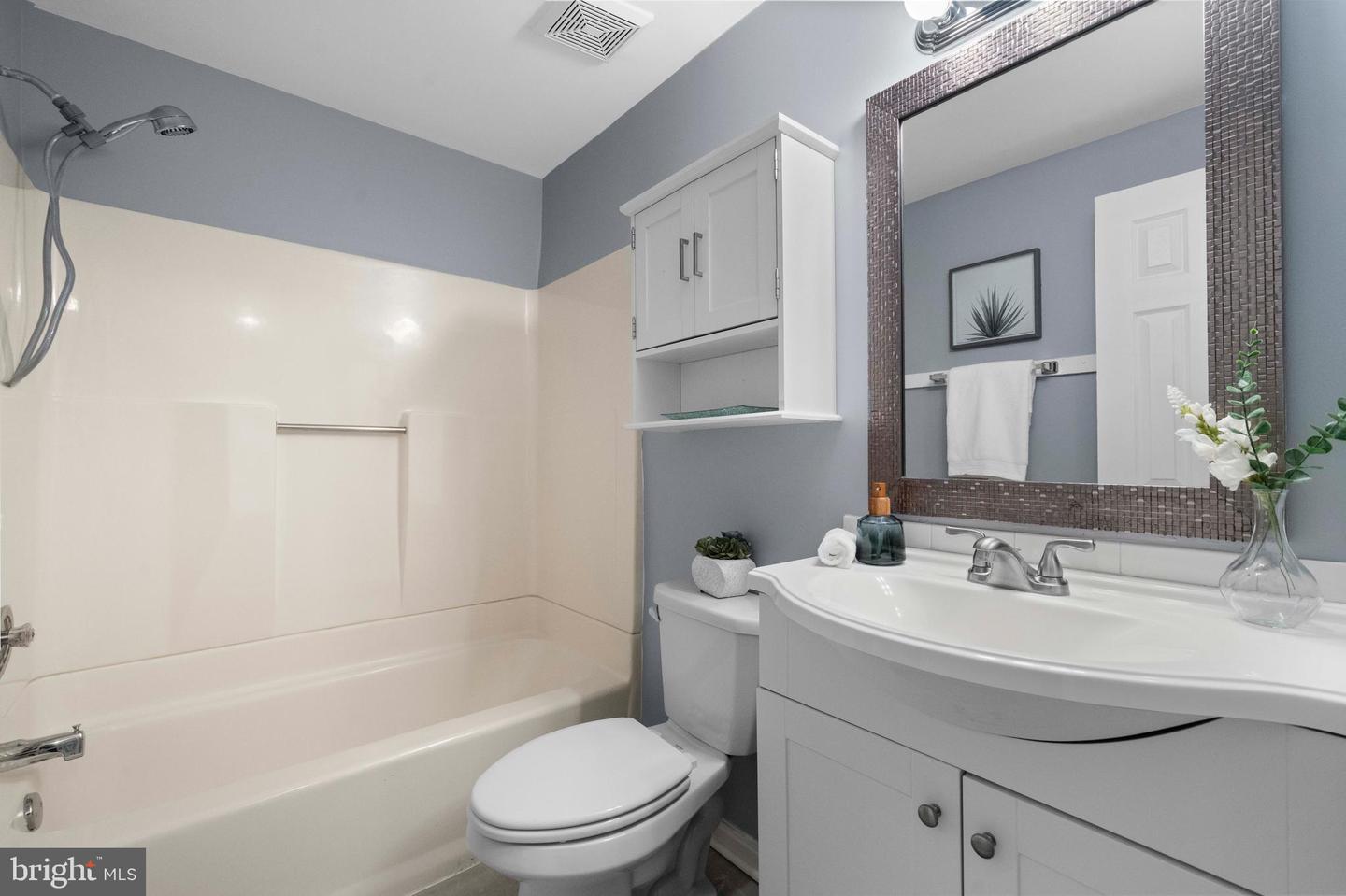19 DULANY CT, STERLING, Virginia 20165, 2 Bedrooms Bedrooms, ,2 BathroomsBathrooms,Residential,For sale,19 DULANY CT,VALO2101894 MLS # VALO2101894