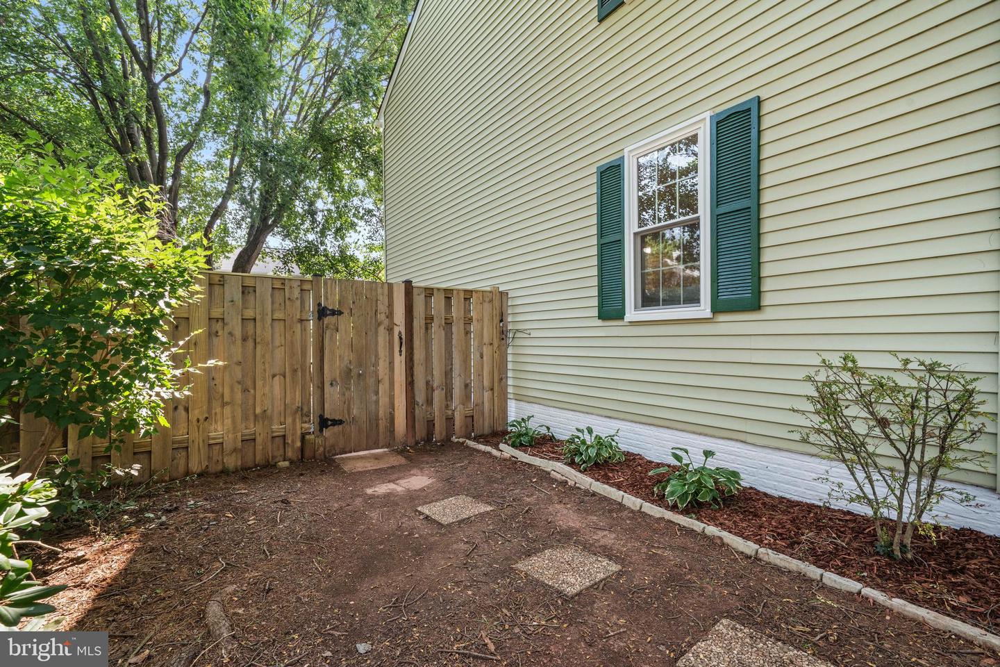 19 DULANY CT, STERLING, Virginia 20165, 2 Bedrooms Bedrooms, ,2 BathroomsBathrooms,Residential,For sale,19 DULANY CT,VALO2101894 MLS # VALO2101894