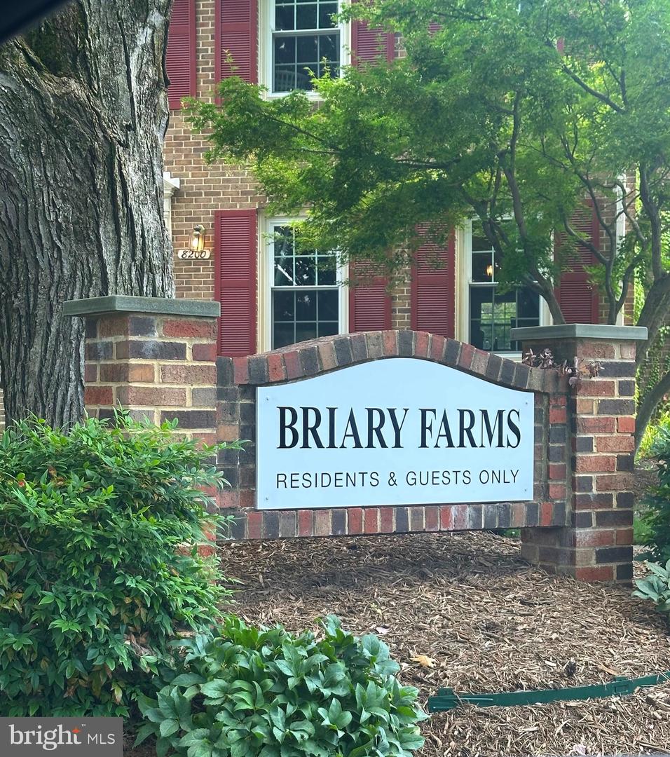 8222 DOCTOR CRAIK CT, ALEXANDRIA, Virginia 22306, 4 Bedrooms Bedrooms, ,3 BathroomsBathrooms,Residential,For sale,8222 DOCTOR CRAIK CT,VAFX2255104 MLS # VAFX2255104