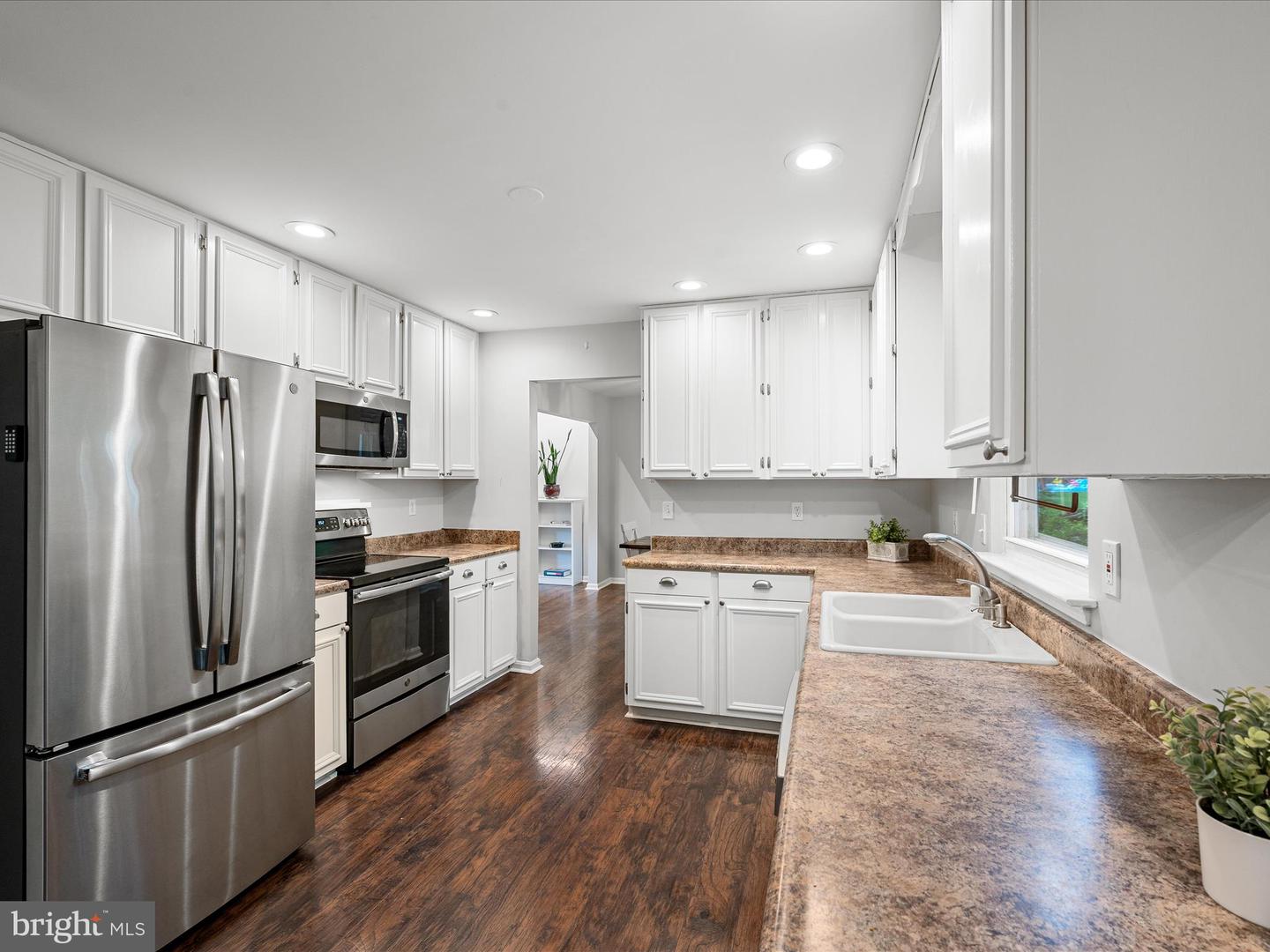 1420 BAYSHIRE LN, HERNDON, Virginia 20170, 4 Bedrooms Bedrooms, ,2 BathroomsBathrooms,Residential,For sale,1420 BAYSHIRE LN,VAFX2255300 MLS # VAFX2255300