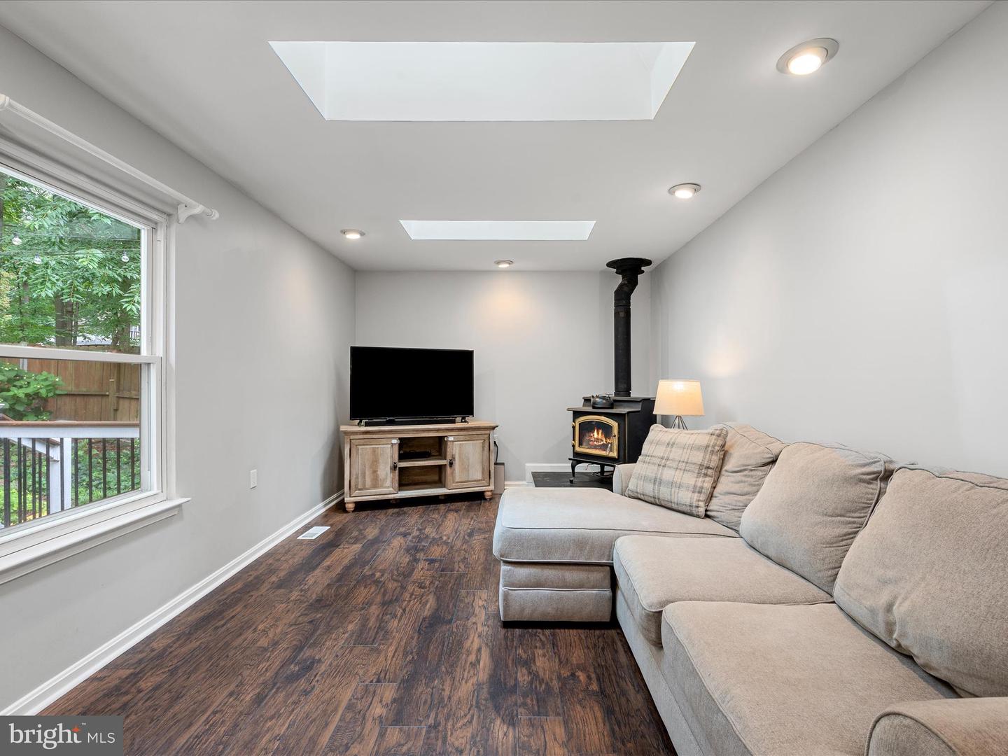 1420 BAYSHIRE LN, HERNDON, Virginia 20170, 4 Bedrooms Bedrooms, ,2 BathroomsBathrooms,Residential,For sale,1420 BAYSHIRE LN,VAFX2255300 MLS # VAFX2255300