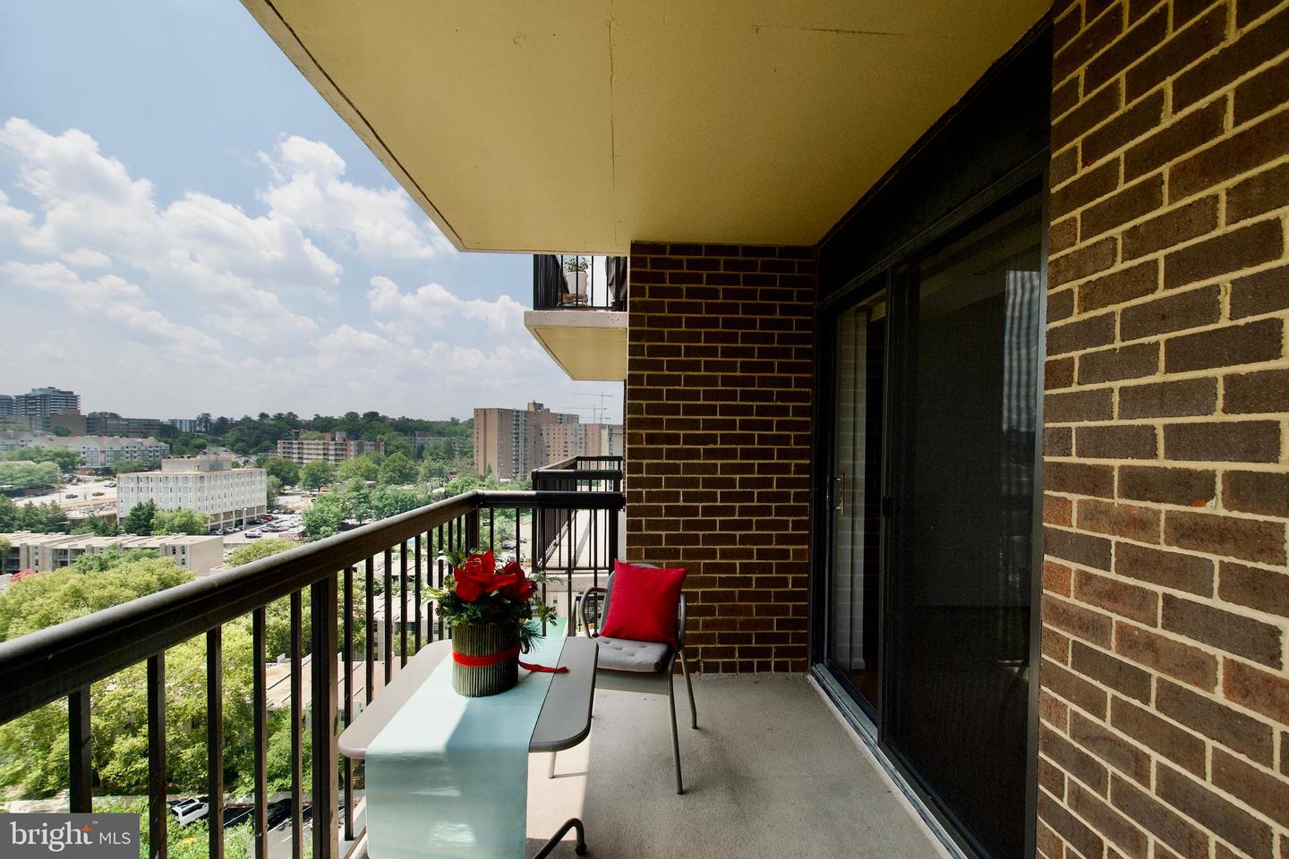 200 N PICKETT ST N #1513, ALEXANDRIA, Virginia 22304, 2 Bedrooms Bedrooms, ,2 BathroomsBathrooms,Residential,For sale,200 N PICKETT ST N #1513,VAAX2047468 MLS # VAAX2047468