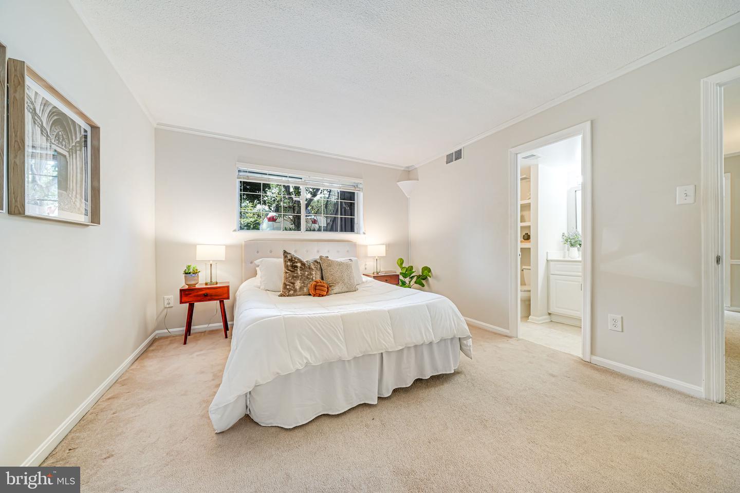 88 N BEDFORD ST #88C, ARLINGTON, Virginia 22201, 2 Bedrooms Bedrooms, ,2 BathroomsBathrooms,Residential,For sale,88 N BEDFORD ST #88C,VAAR2060708 MLS # VAAR2060708