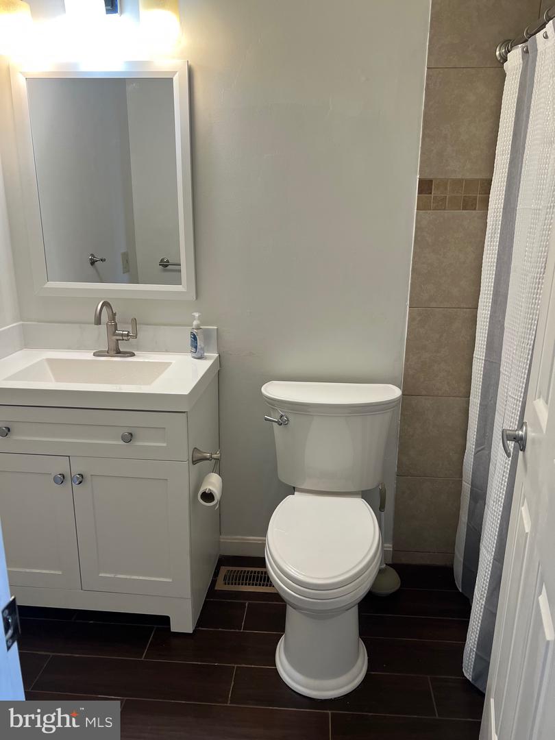 411 BOYD ST, WOODSTOCK, Virginia 22664, 3 Bedrooms Bedrooms, ,2 BathroomsBathrooms,Residential,For sale,411 BOYD ST,VASH2011984 MLS # VASH2011984