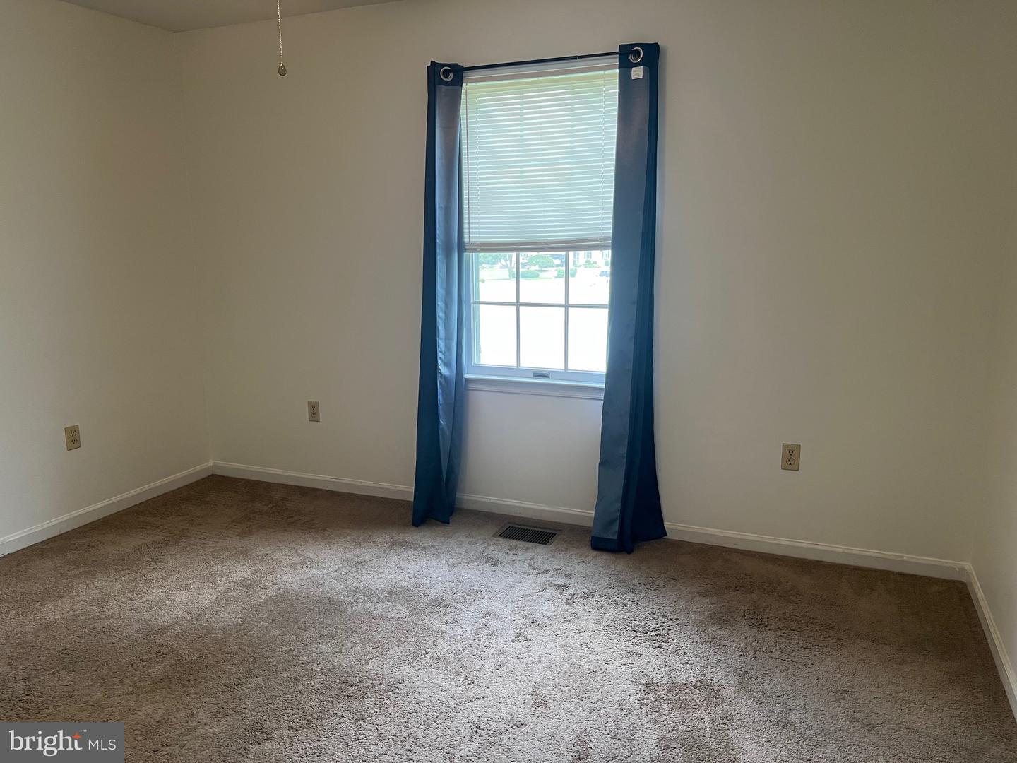 411 BOYD ST, WOODSTOCK, Virginia 22664, 3 Bedrooms Bedrooms, ,2 BathroomsBathrooms,Residential,For sale,411 BOYD ST,VASH2011984 MLS # VASH2011984
