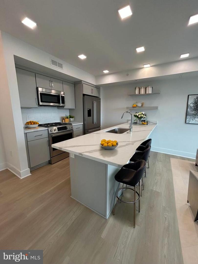 701 N HENRY ST #511, ALEXANDRIA, Virginia 22314, 2 Bedrooms Bedrooms, ,2 BathroomsBathrooms,Residential,For sale,701 N HENRY ST #511,VAAX2047568 MLS # VAAX2047568