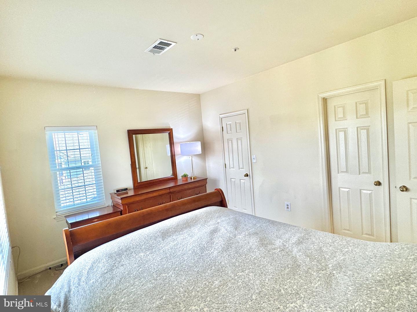 665 CONSTELLATION SQ SE #E, LEESBURG, Virginia 20175, 2 Bedrooms Bedrooms, ,1 BathroomBathrooms,Residential,For sale,665 CONSTELLATION SQ SE #E,VALO2102554 MLS # VALO2102554