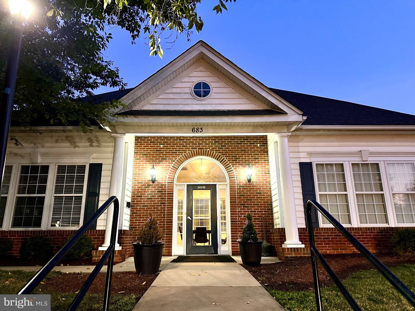 665 CONSTELLATION SQ SE #E, LEESBURG, Virginia 20175, 2 Bedrooms Bedrooms, ,1 BathroomBathrooms,Residential,For sale,665 CONSTELLATION SQ SE #E,VALO2102554 MLS # VALO2102554