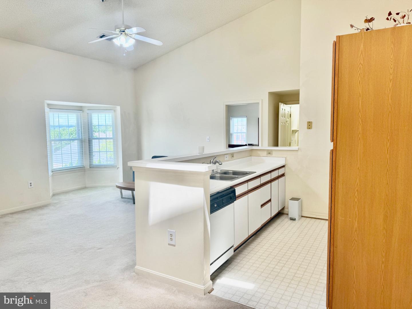 665 CONSTELLATION SQ SE #E, LEESBURG, Virginia 20175, 2 Bedrooms Bedrooms, ,1 BathroomBathrooms,Residential,For sale,665 CONSTELLATION SQ SE #E,VALO2102554 MLS # VALO2102554