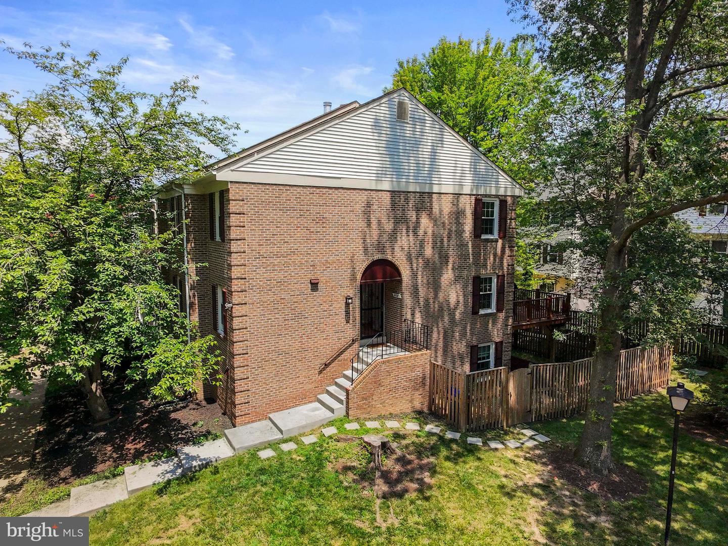 6028 CROWN ROYAL CIR, ALEXANDRIA, Virginia 22310, 5 Bedrooms Bedrooms, ,3 BathroomsBathrooms,Residential,For sale,6028 CROWN ROYAL CIR,VAFX2256304 MLS # VAFX2256304