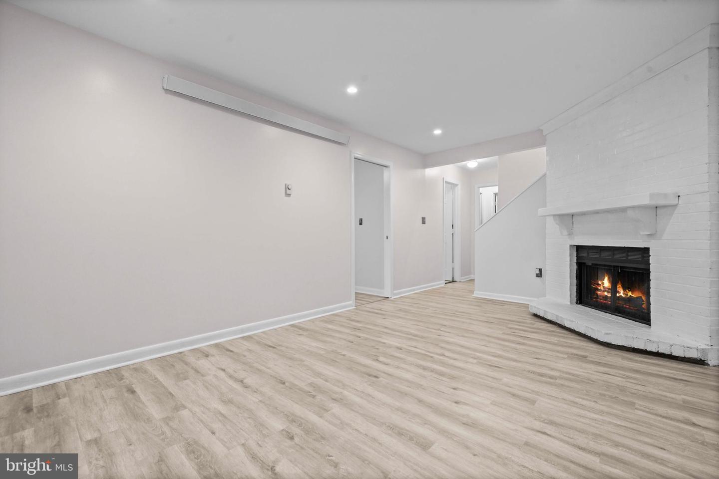 6028 CROWN ROYAL CIR, ALEXANDRIA, Virginia 22310, 5 Bedrooms Bedrooms, ,3 BathroomsBathrooms,Residential,For sale,6028 CROWN ROYAL CIR,VAFX2256304 MLS # VAFX2256304