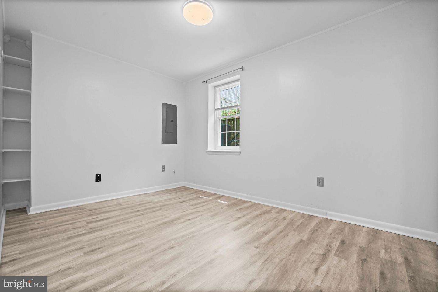 6028 CROWN ROYAL CIR, ALEXANDRIA, Virginia 22310, 5 Bedrooms Bedrooms, ,3 BathroomsBathrooms,Residential,For sale,6028 CROWN ROYAL CIR,VAFX2256304 MLS # VAFX2256304