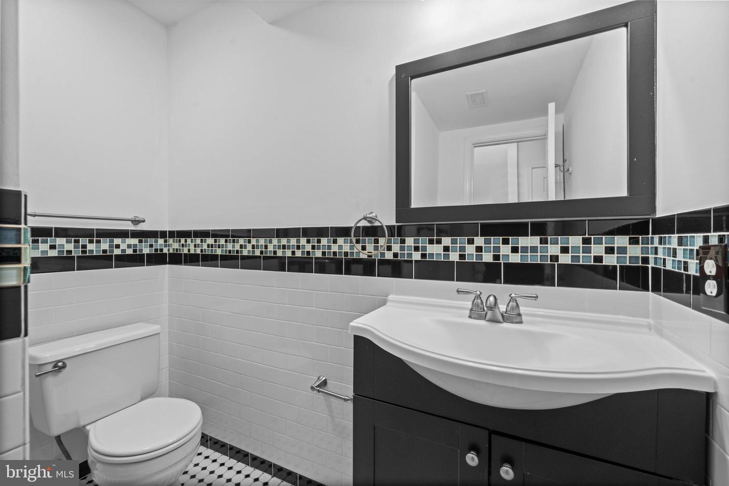 6028 CROWN ROYAL CIR, ALEXANDRIA, Virginia 22310, 5 Bedrooms Bedrooms, ,3 BathroomsBathrooms,Residential,For sale,6028 CROWN ROYAL CIR,VAFX2256304 MLS # VAFX2256304