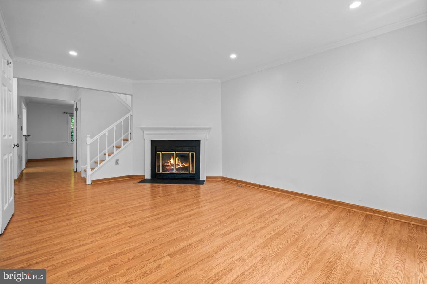 6028 CROWN ROYAL CIR, ALEXANDRIA, Virginia 22310, 5 Bedrooms Bedrooms, ,3 BathroomsBathrooms,Residential,For sale,6028 CROWN ROYAL CIR,VAFX2256304 MLS # VAFX2256304