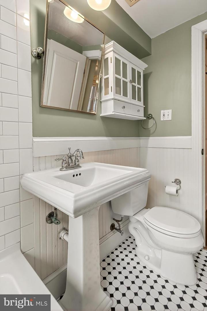 722 S WASHINGTON ST #103, ALEXANDRIA, Virginia 22314, ,1 BathroomBathrooms,Residential,For sale,722 S WASHINGTON ST #103,VAAX2047636 MLS # VAAX2047636