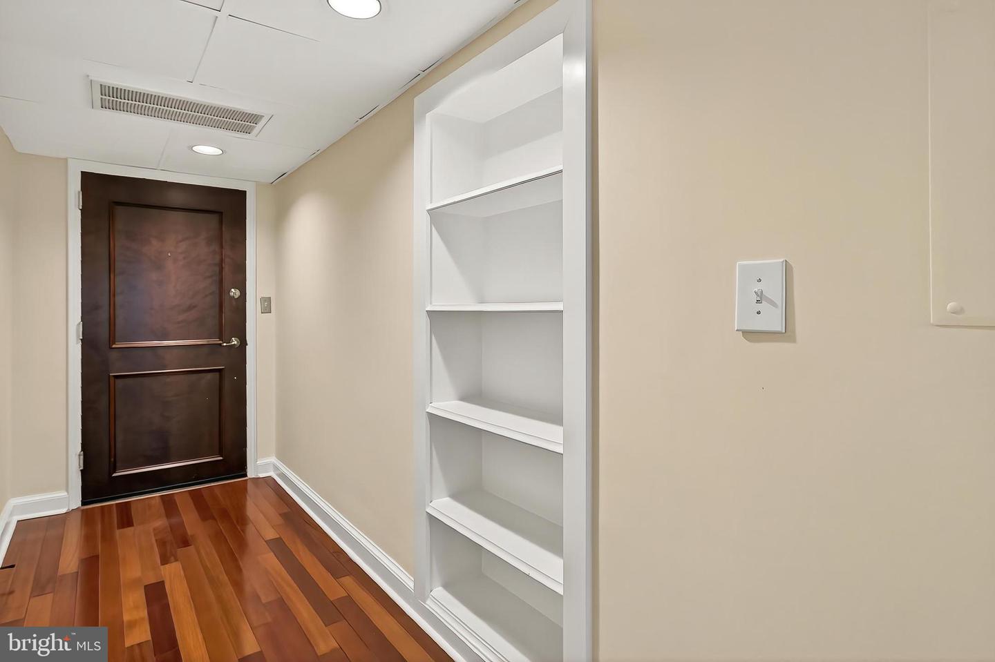 722 S WASHINGTON ST #103, ALEXANDRIA, Virginia 22314, ,1 BathroomBathrooms,Residential,For sale,722 S WASHINGTON ST #103,VAAX2047636 MLS # VAAX2047636