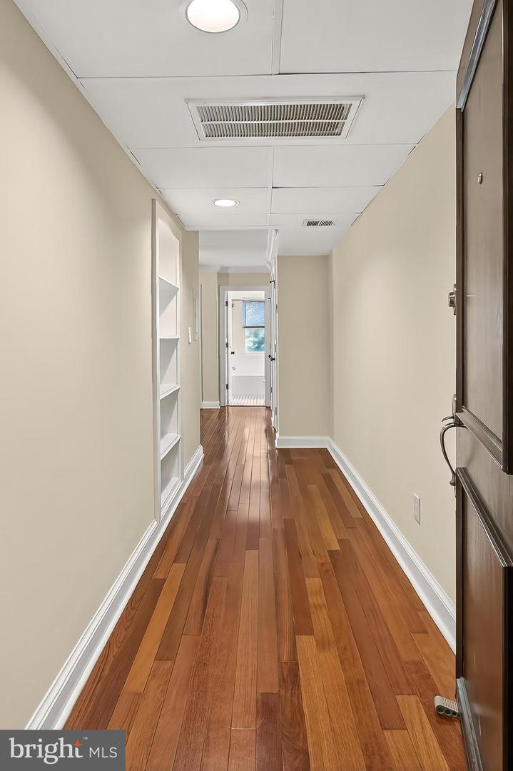 722 S WASHINGTON ST #103, ALEXANDRIA, Virginia 22314, ,1 BathroomBathrooms,Residential,For sale,722 S WASHINGTON ST #103,VAAX2047636 MLS # VAAX2047636