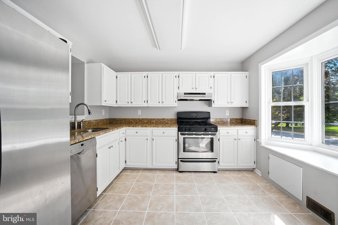 14432 SALISBURY PLAIN CT, CENTREVILLE, Virginia 20120, 3 Bedrooms Bedrooms, ,2 BathroomsBathrooms,Residential,For sale,14432 SALISBURY PLAIN CT,VAFX2256340 MLS # VAFX2256340