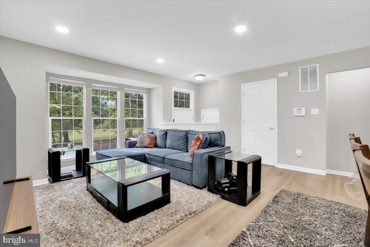8302 WALLACE LN, MANASSAS, Virginia 20109, 4 Bedrooms Bedrooms, ,3 BathroomsBathrooms,Residential,For sale,8302 WALLACE LN,VAPW2099590 MLS # VAPW2099590