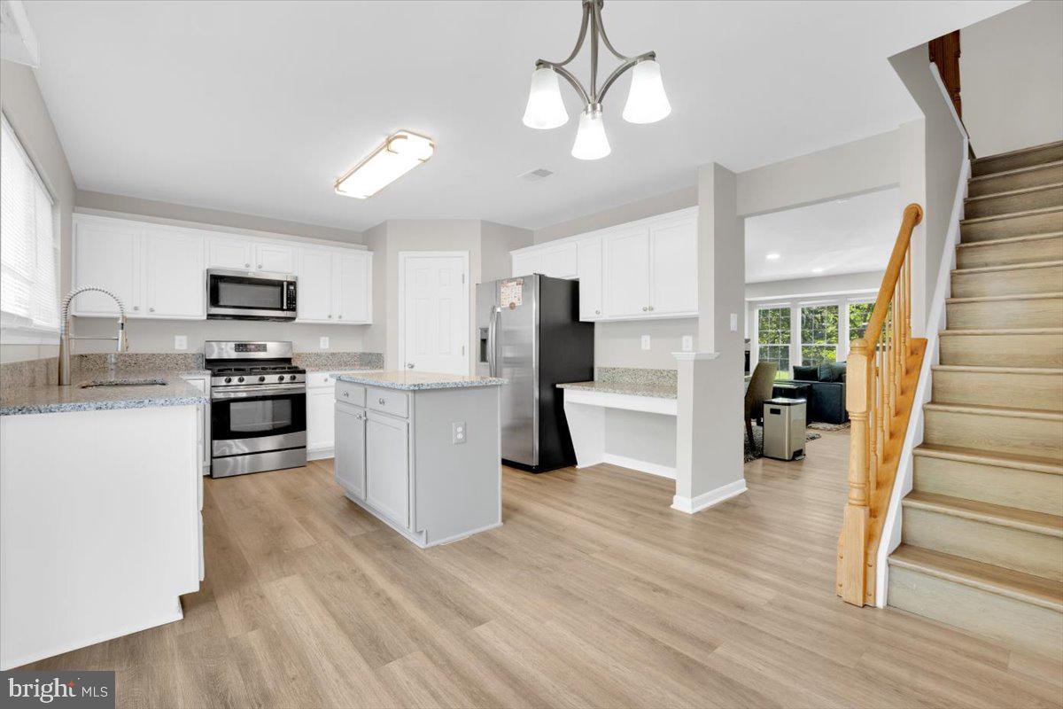 8302 WALLACE LN, MANASSAS, Virginia 20109, 4 Bedrooms Bedrooms, ,3 BathroomsBathrooms,Residential,For sale,8302 WALLACE LN,VAPW2099590 MLS # VAPW2099590