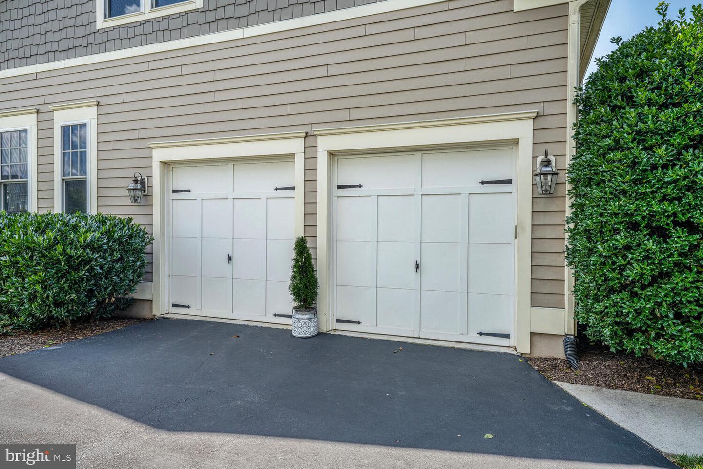 23736 HENSLEY HUNT CT, ASHBURN, Virginia 20148, 4 Bedrooms Bedrooms, ,4 BathroomsBathrooms,Residential,For sale,23736 HENSLEY HUNT CT,VALO2102624 MLS # VALO2102624