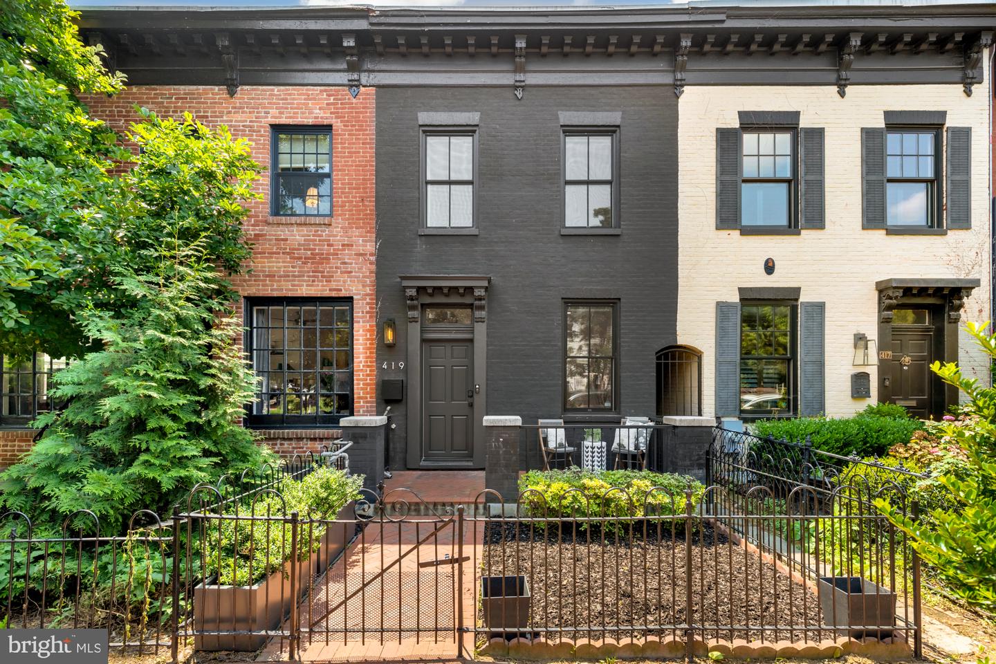 419 INDEPENDENCE AVE SE, WASHINGTON, District Of Columbia 20003, 2 Bedrooms Bedrooms, ,2 BathroomsBathrooms,Residential,For sale,419 INDEPENDENCE AVE SE,DCDC2211216 MLS # DCDC2211216