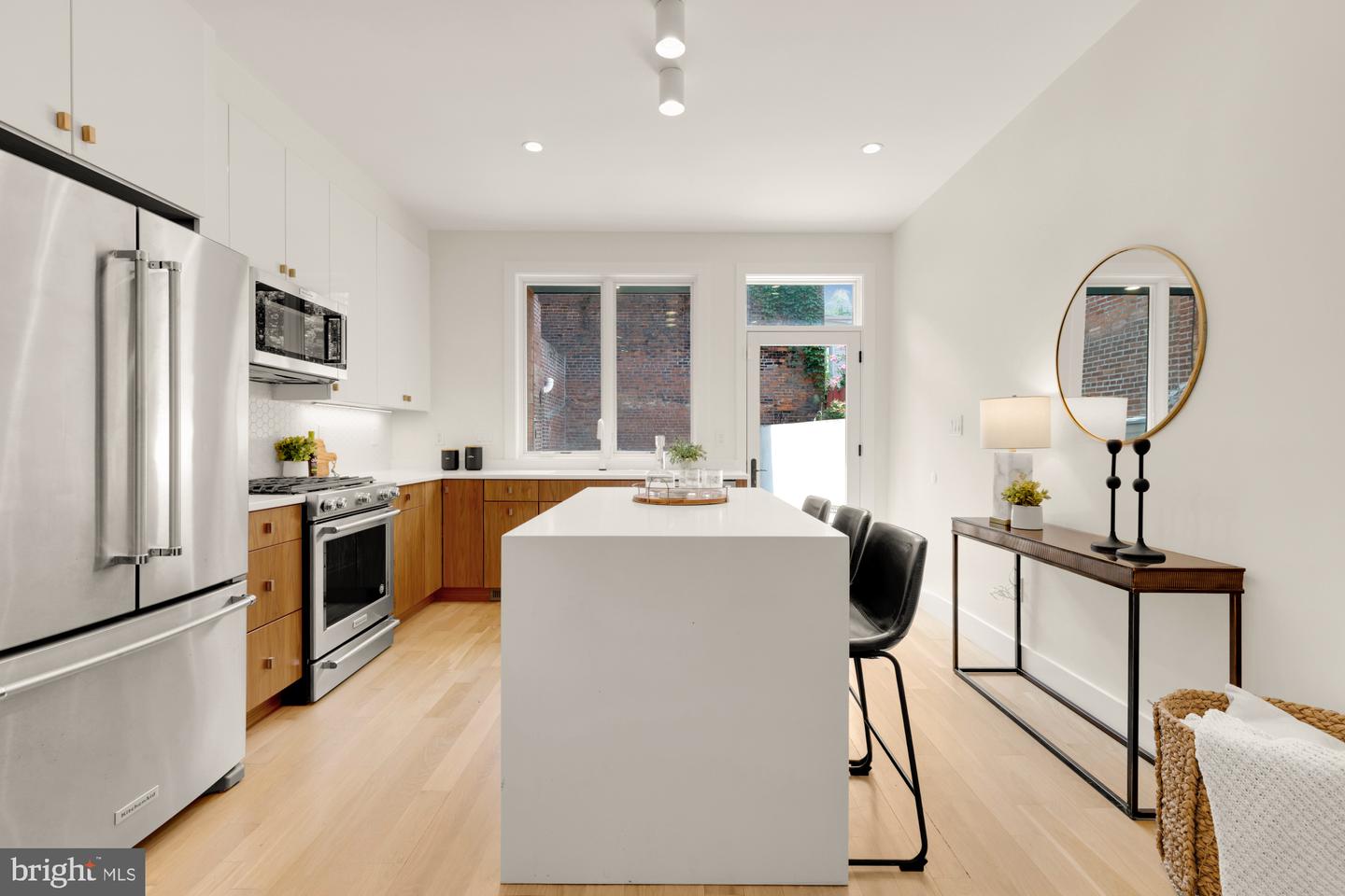 419 INDEPENDENCE AVE SE, WASHINGTON, District Of Columbia 20003, 2 Bedrooms Bedrooms, ,2 BathroomsBathrooms,Residential,For sale,419 INDEPENDENCE AVE SE,DCDC2211216 MLS # DCDC2211216